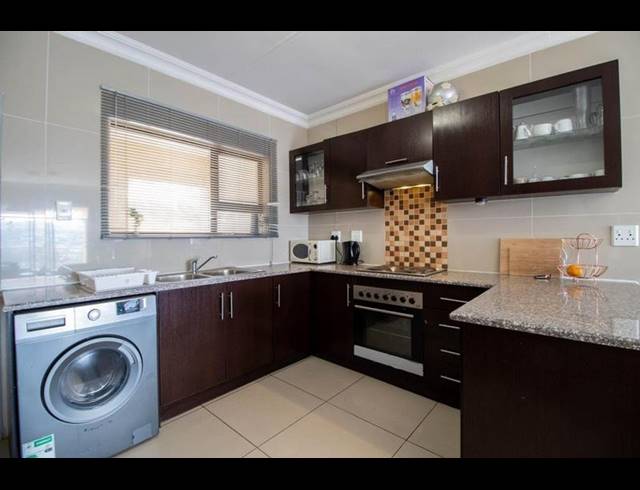 2 BEDROOM TOWNHOUSE FOR SALE IN WINCHESTER HILLS